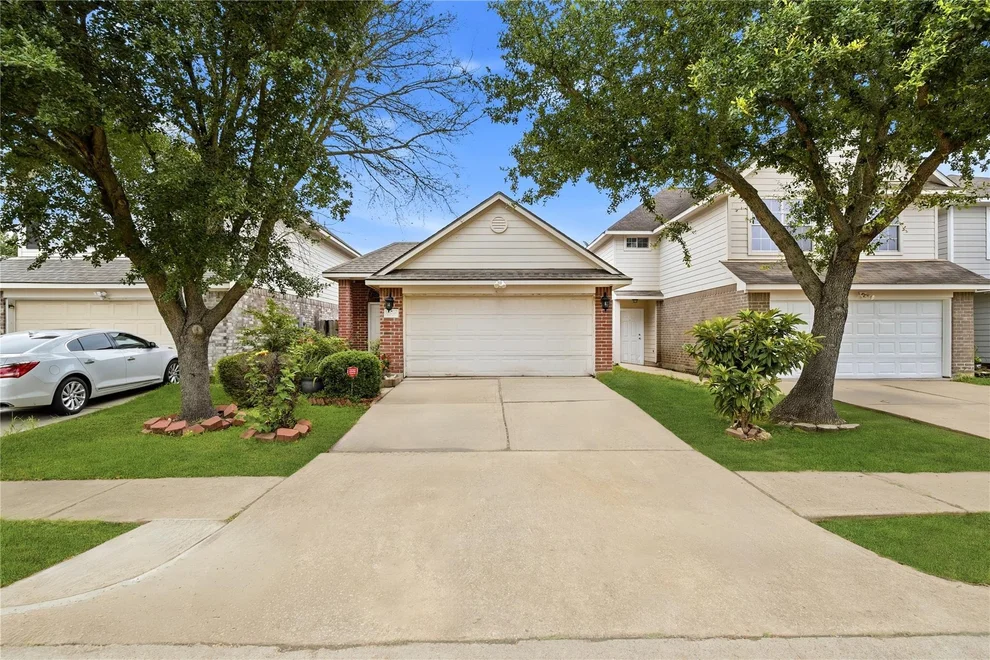 Unit for sale at 7207 Calcutta Spring Drive, Houston, TX 77083