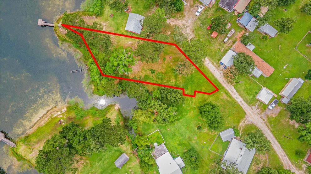 Unit for sale at 5 Big Lake Lane, Huntsville, TX 77320