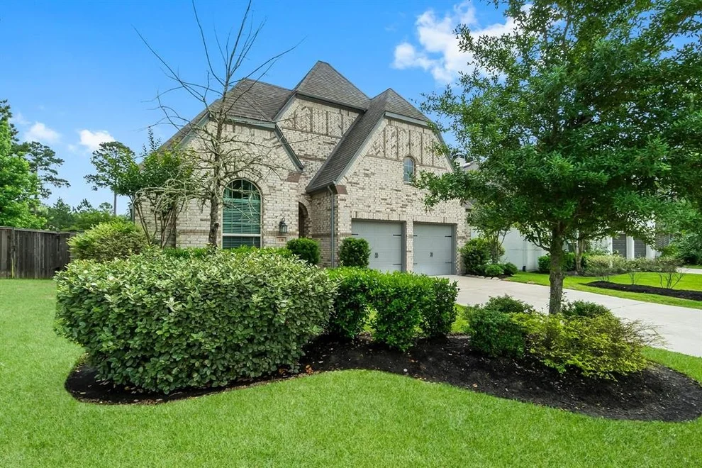 Unit for sale at 138 Mayfield Drive, Montgomery, TX 77316