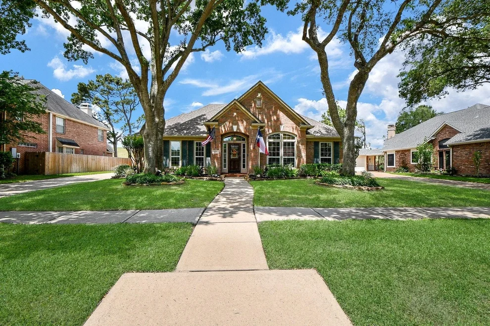 Unit for sale at 906 Mahogany Run Drive, Katy, TX 77494