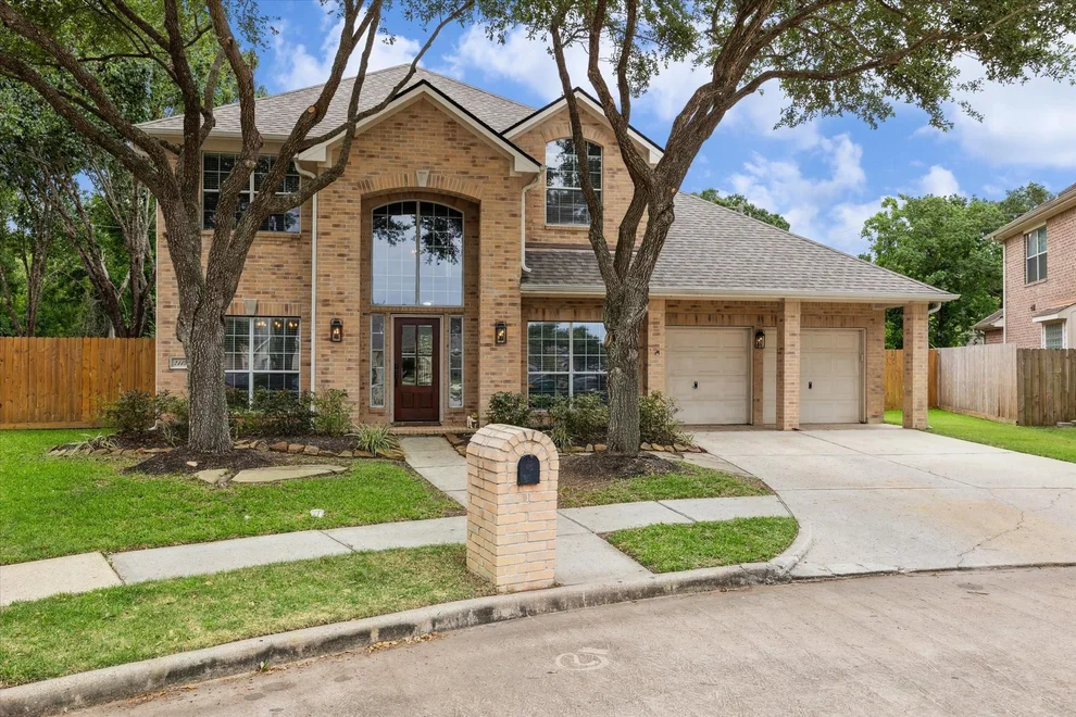 Unit for sale at 2119 Water Way, Seabrook, TX 77586