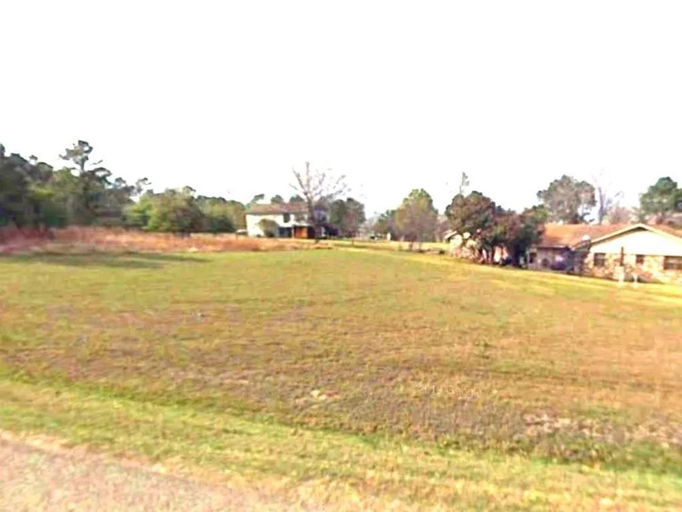 Unit for sale at 7 Imperial Circle, Coldspring, TX 77331