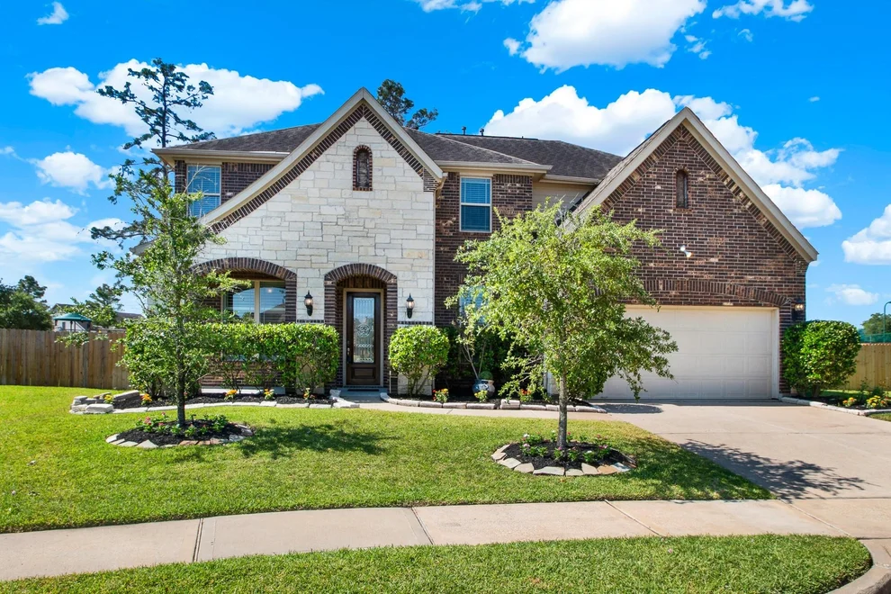 Unit for sale at 9039 Charncross Lane, Tomball, TX 77375