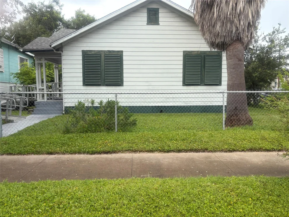 Unit for sale at 4002 Avenue O, Galveston, TX 77550