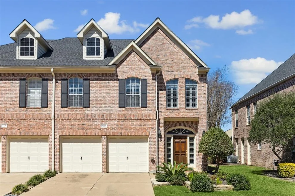 Unit for sale at 5770 Doliver Drive, Houston, TX 77057