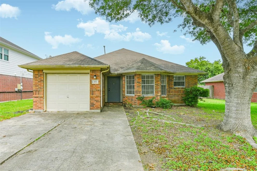 Unit for sale at 431 Westward Avenue, La Marque, TX 77568