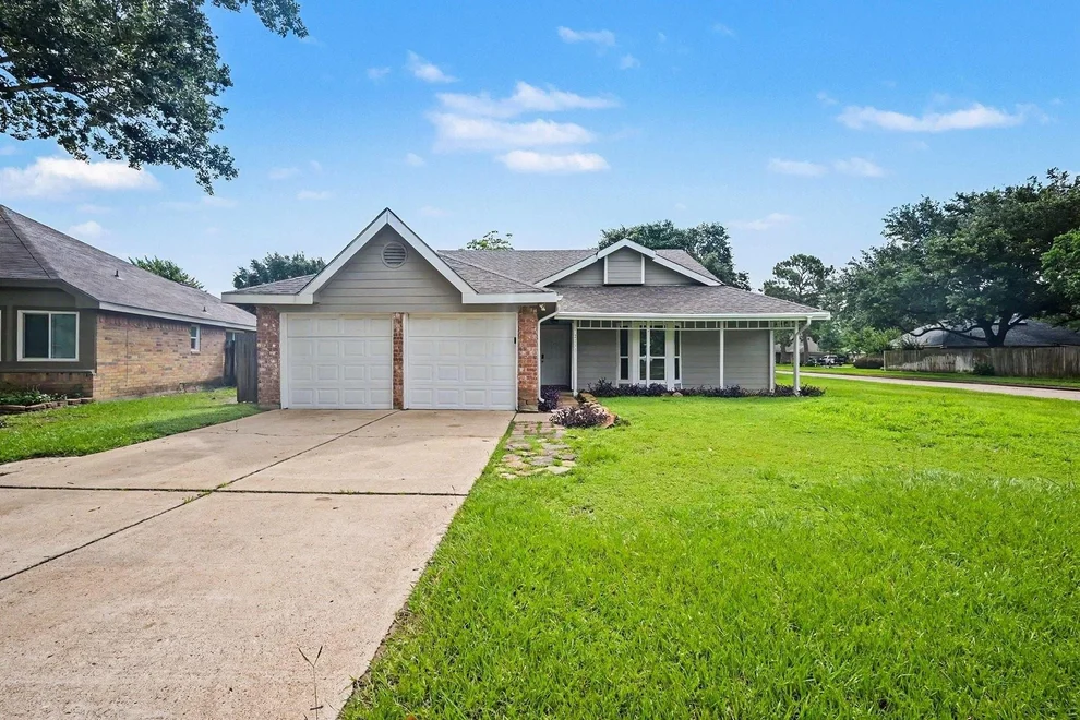 Unit for sale at 2710 Village Circle Drive, Katy, TX 77493