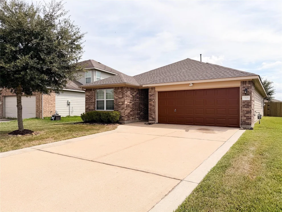 Unit for sale at 13106 Lucy Grove Lane, Houston, TX 77044