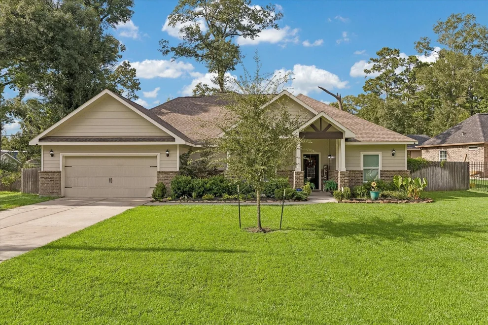 Unit for sale at 23515 Creek Wood Drive, Spring, TX 77389