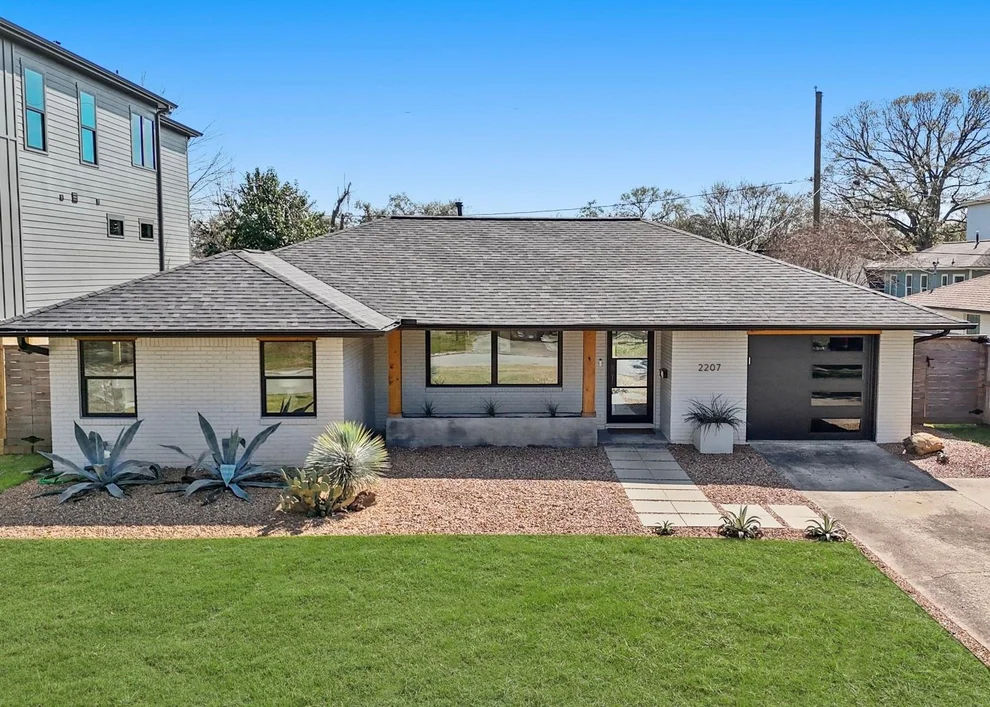 Unit for sale at 2207 Cheshire Lane, Houston, TX 77018