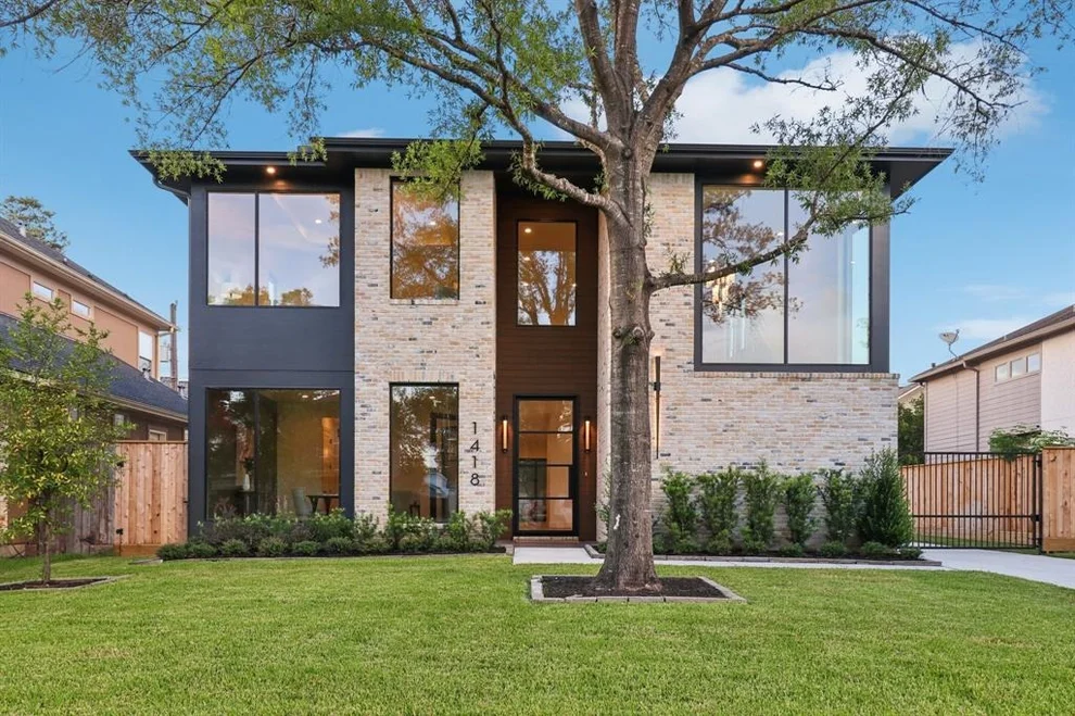Unit for sale at 1418 Woodcrest Drive, Houston, TX 77018