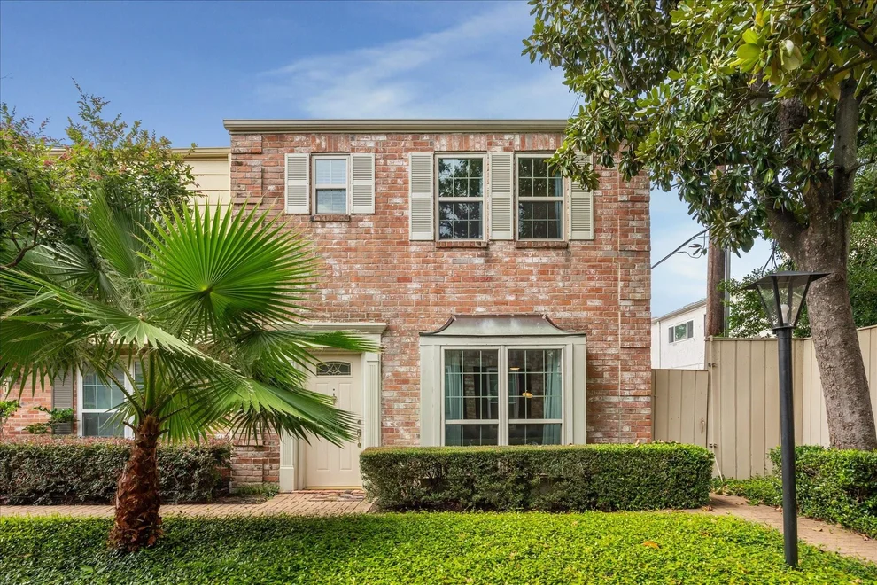 Unit for sale at 5823 Valley Forge Drive, Houston, TX 77057