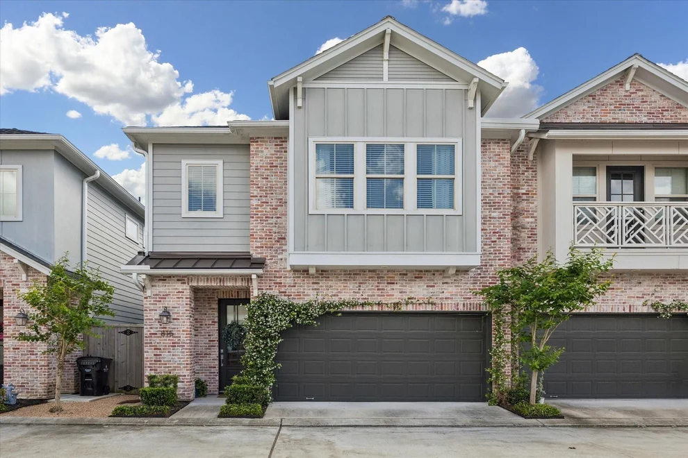 Unit for sale at 815 Shallow Hollow Drive, Houston, TX 77018