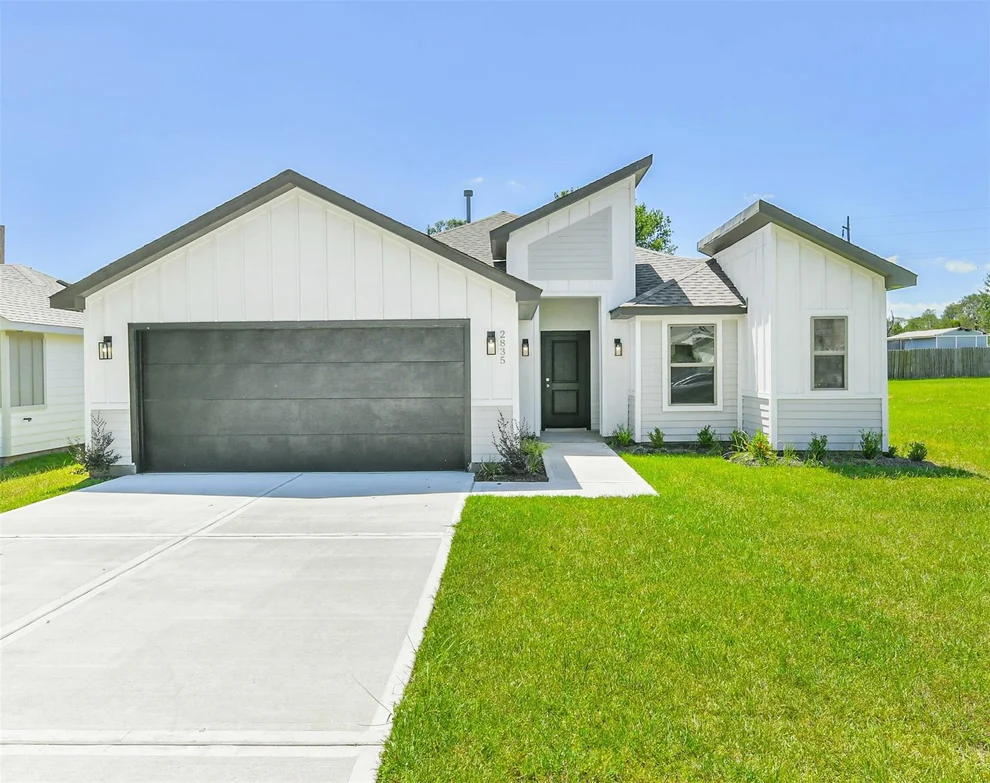 Unit for sale at 2835 14th Street, Hempstead, TX 77445