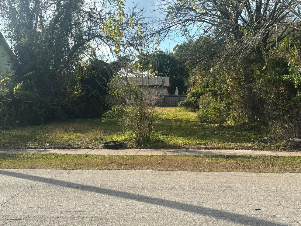Unit for sale at 308 Lake Road, La Marque, TX 77568