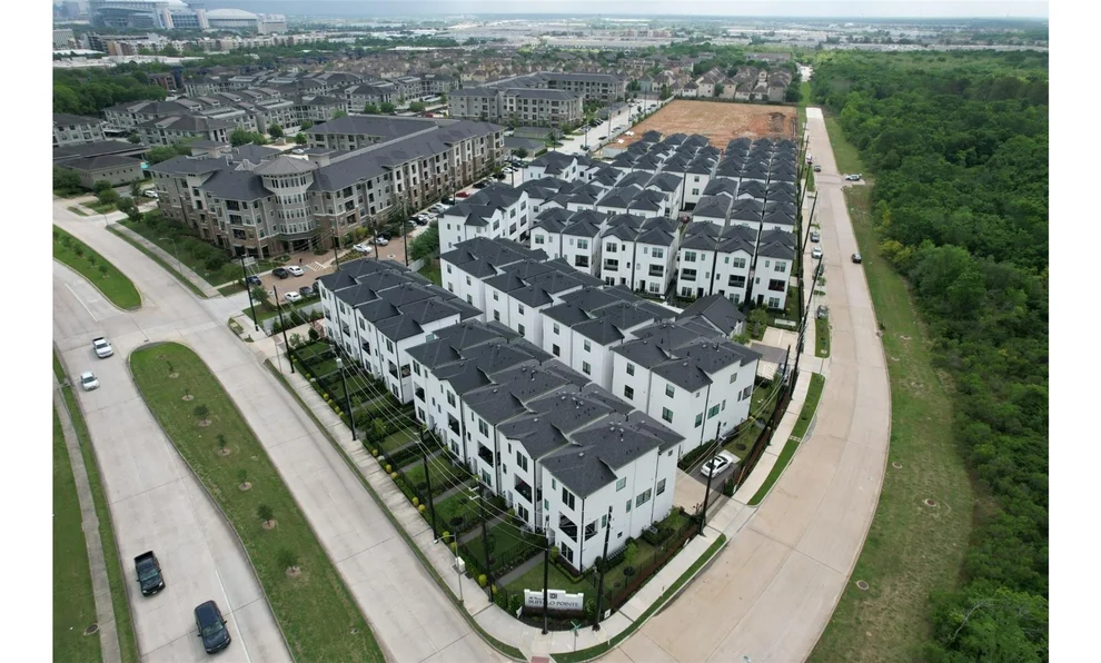Unit for sale at 2802 Grand Fountains Drive, Houston, TX 77054