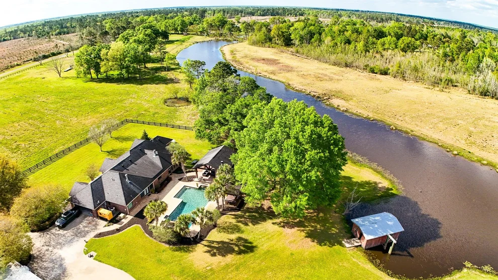 Unit for sale at 4340 Highway 1131, Vidor, TX 77662