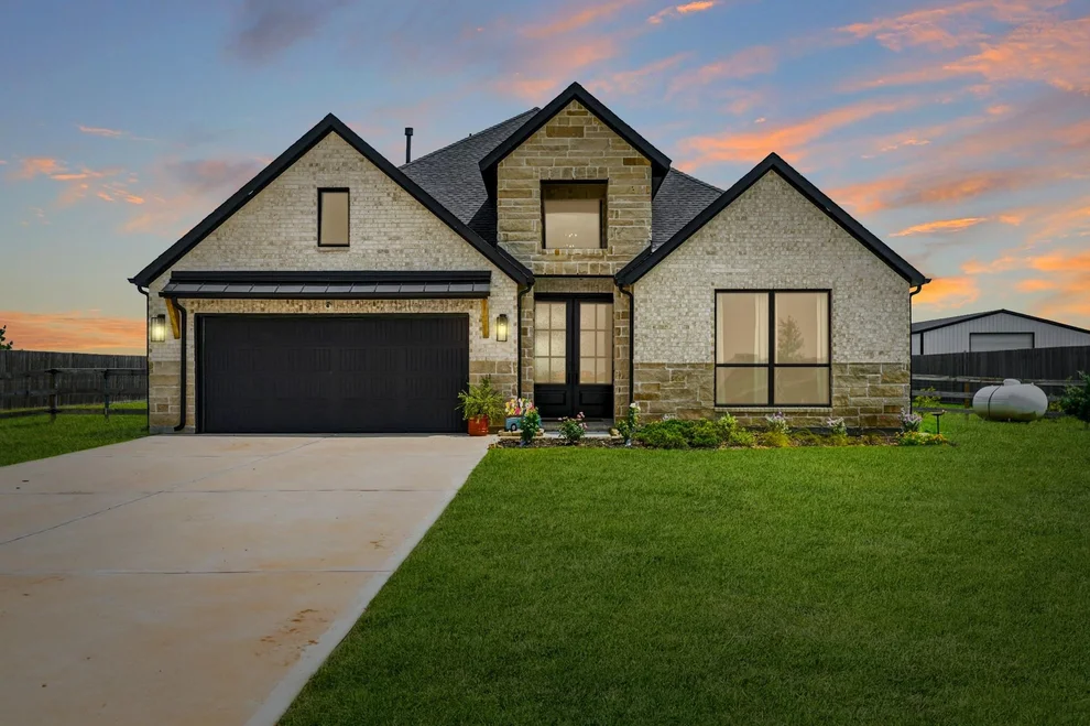 Unit for sale at 15757 County Road 272, East Bernard, TX 77435
