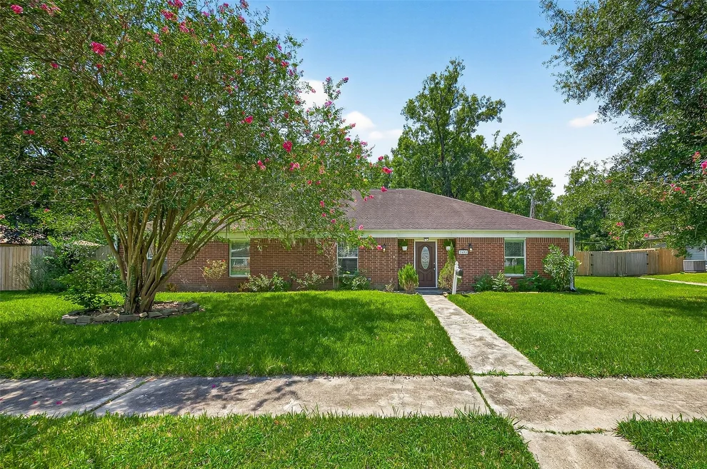 Unit for sale at 2404 Hollywood Avenue, Liberty, TX 77575