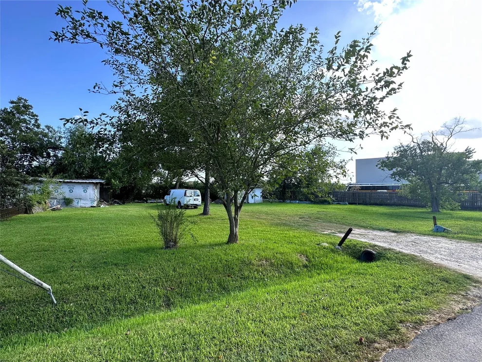 Unit for sale at 2100 Pine Tree Drive, Houston, TX 77093