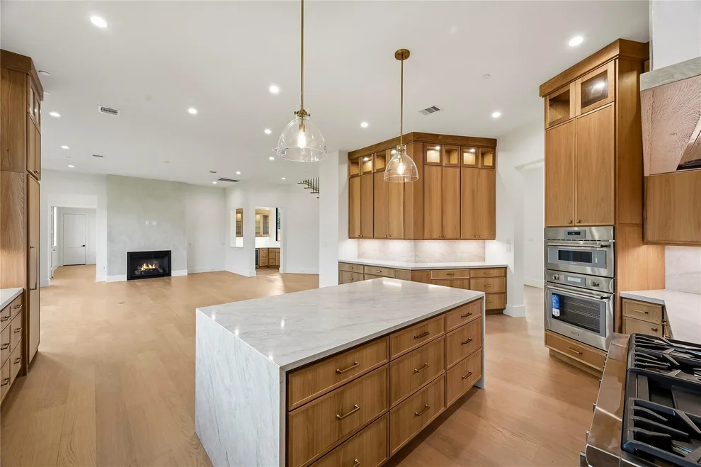 Unit for sale at 7907 S Villa Circle, Hilshire Village, TX 77055