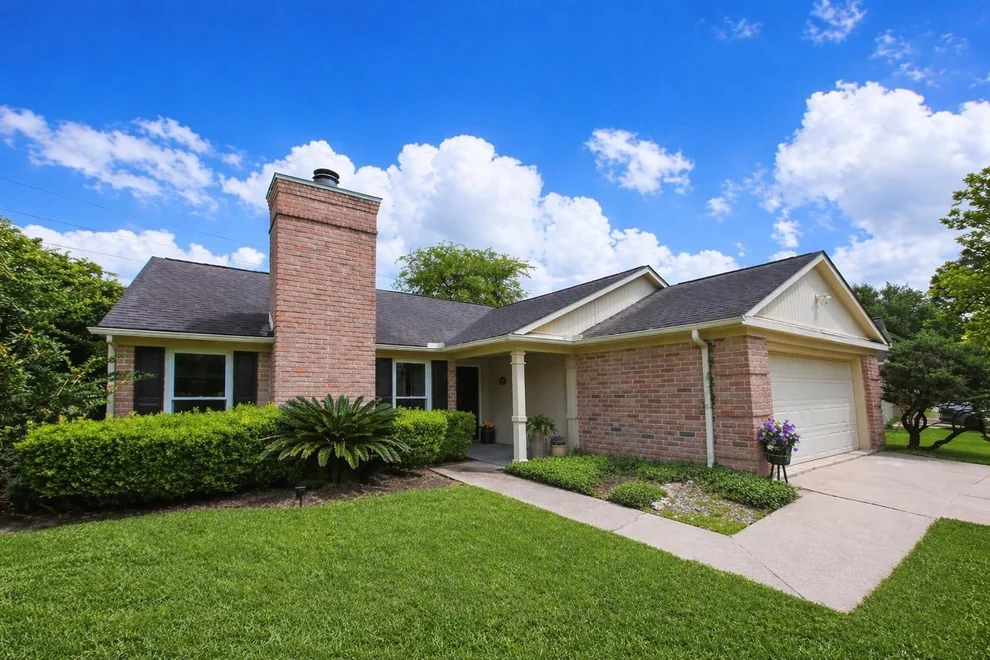 Unit for sale at 3507 Hidden Creek Drive, Sugar Land, TX 77479