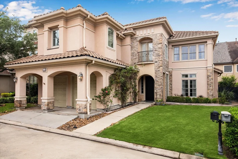 Unit for sale at 2727 Stuart Manor, Houston, TX 77082