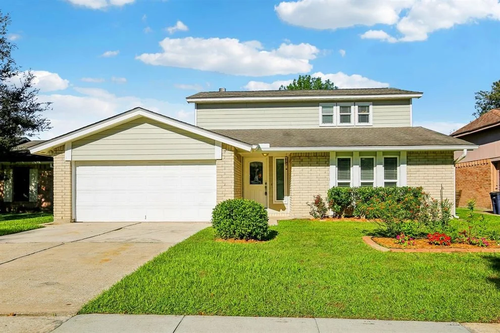 Unit for sale at 211 Brookdale Drive, League City, TX 77573