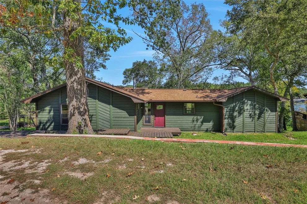 Unit for sale at 315 Indian Creek Drive, Coldspring, TX 77331