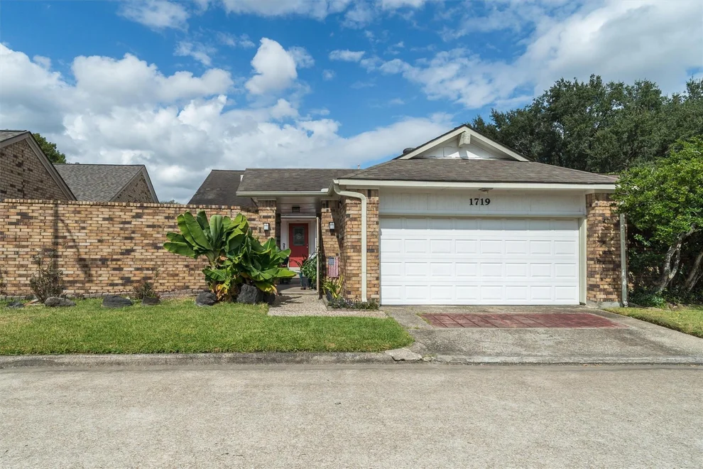 Unit for sale at 1719 Sullins Way, Houston, TX 77058