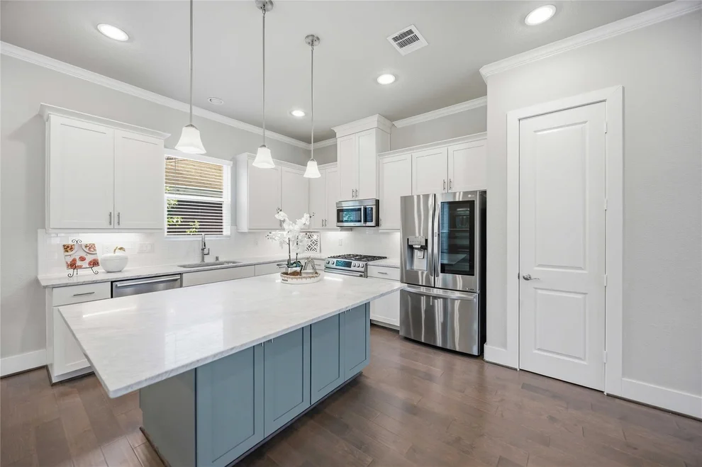 Unit for sale at 420 W 28th Street, Houston, TX 77008