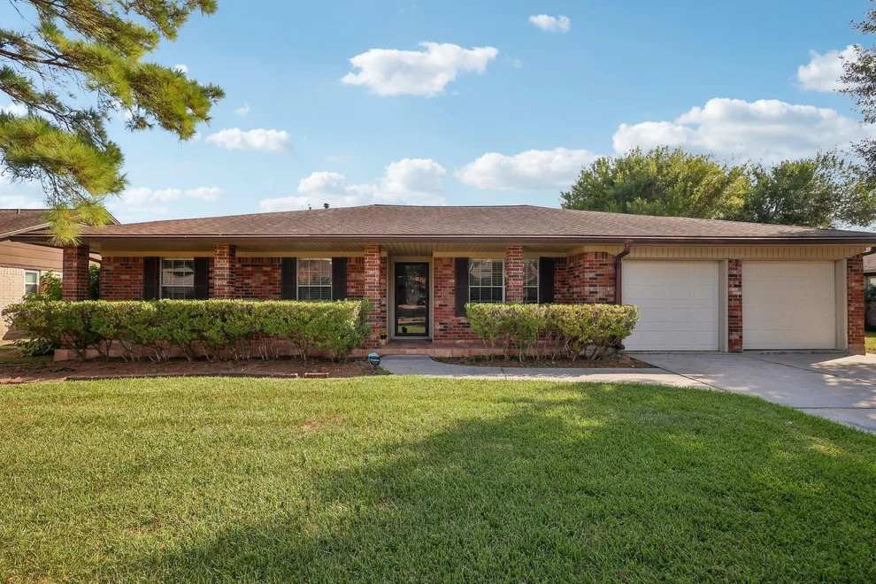 Unit for sale at 10422 Rocky Hollow Road, La Porte, TX 77571