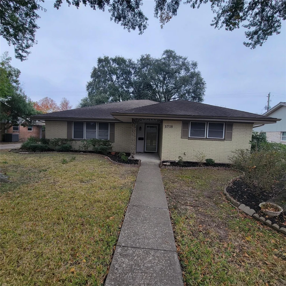 Unit for sale at 5718 Burlinghall Drive, Houston, TX 77035