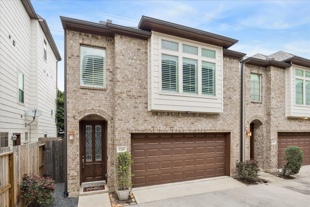 Unit for sale at 1216 Sampson Street, Houston, TX 77003