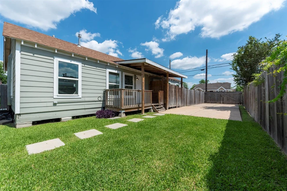 Unit for sale at 1121 Panama Street, Houston, TX 77009