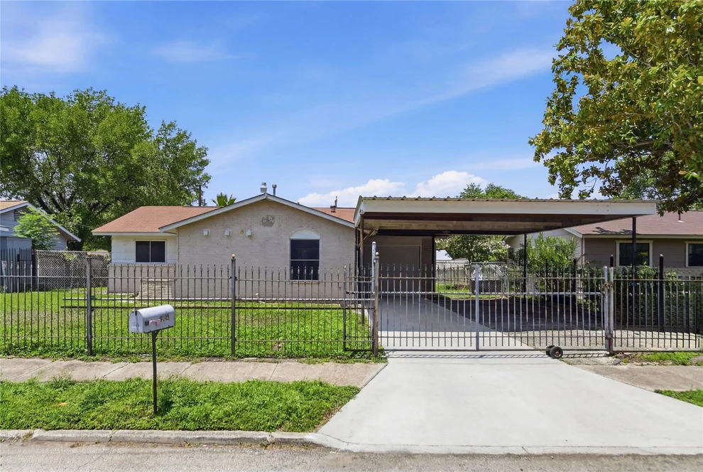 Unit for sale at 9139 Lytle Avenue, San Antonio, TX 78224