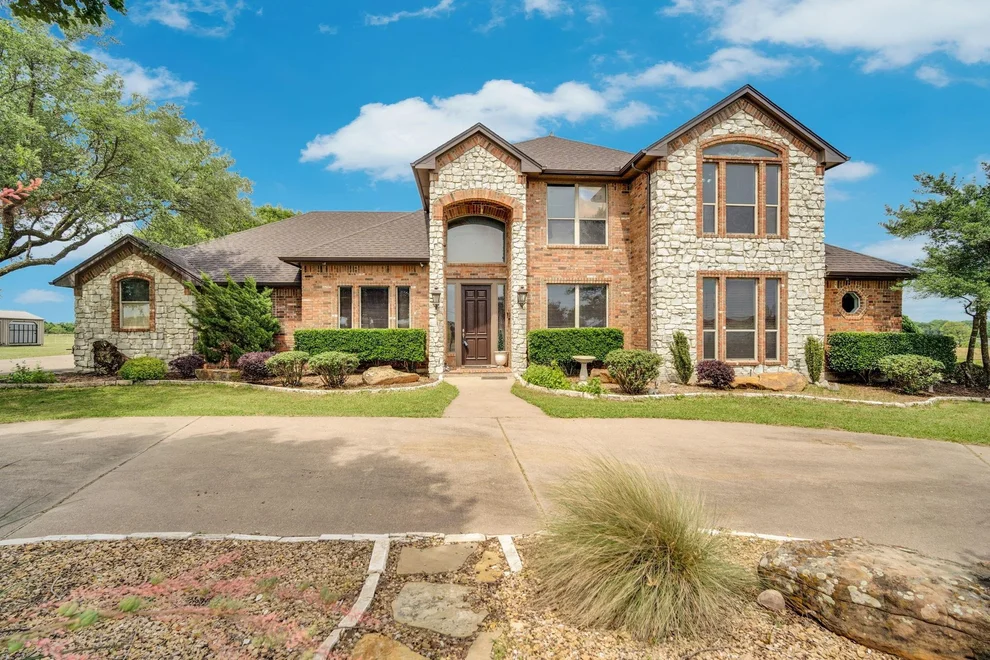 Unit for sale at 241 Cody Road, Ennis, TX 75119