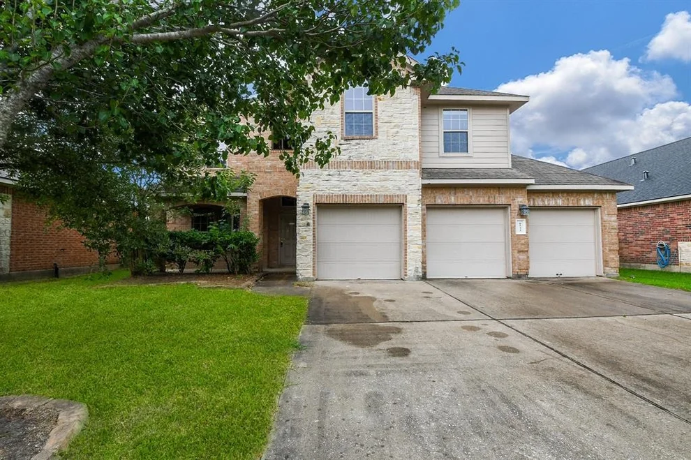 Unit for sale at 6533 Gray Birch Lane, Dickinson, TX 77539