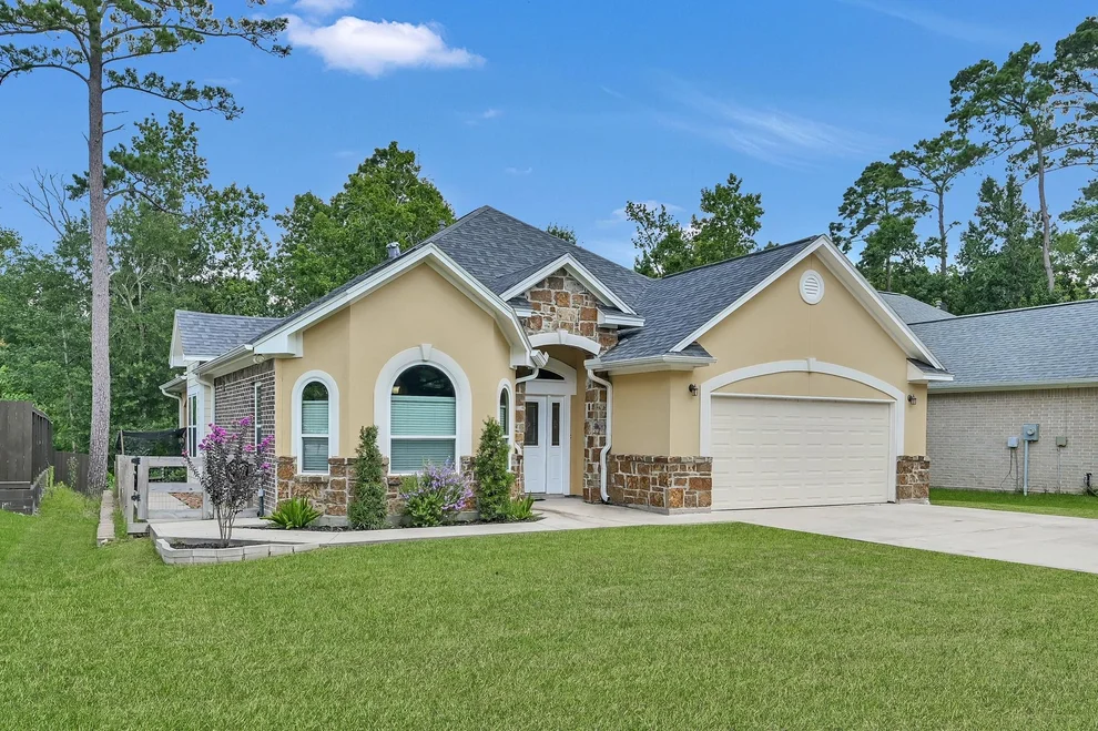 Unit for sale at 2371 La Salle Woods, Conroe, TX 77304