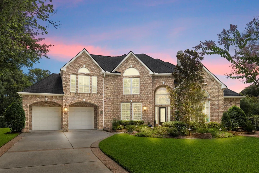 Unit for sale at 2 Snow Pond Place, The Woodlands, TX 77382