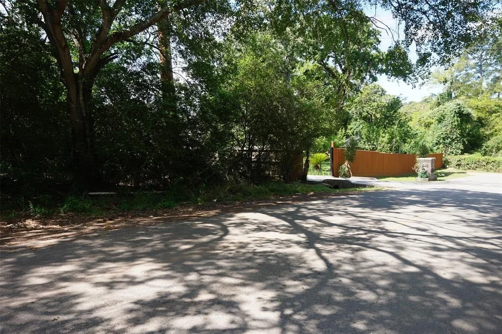 Unit for sale at 14915 Cactus Wren Drive, Tomball, TX 77377