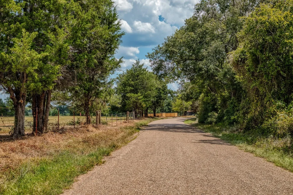 Unit for sale at 8671 County Road 324, Caldwell, TX 77836