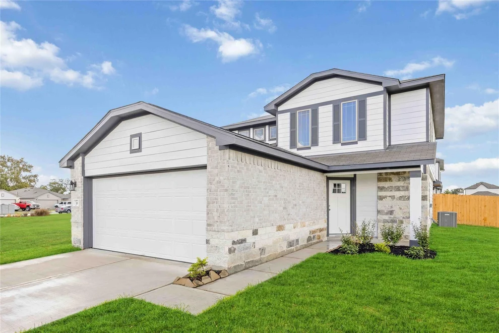 Unit for sale at 819 Clear Valley Lane, Dayton, TX 77535