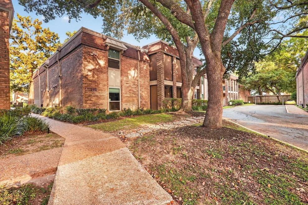 Unit for sale at 7575 Katy Freeway, Houston, TX 77024