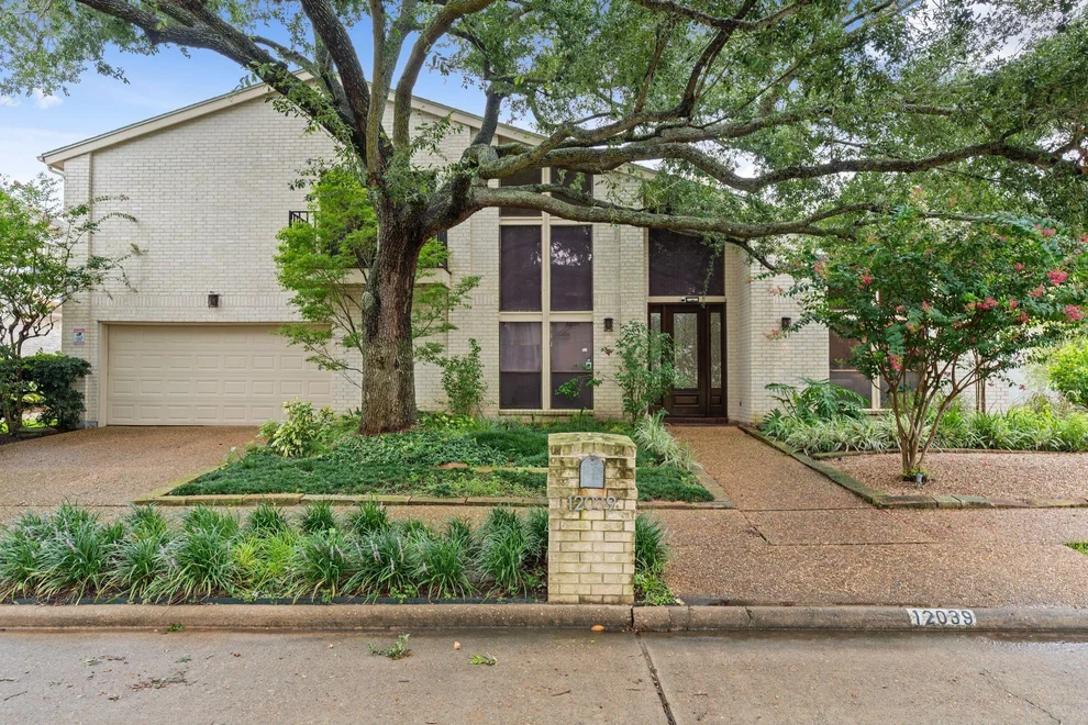 Unit for sale at 12039 E Circle Drive, Houston, TX 77071