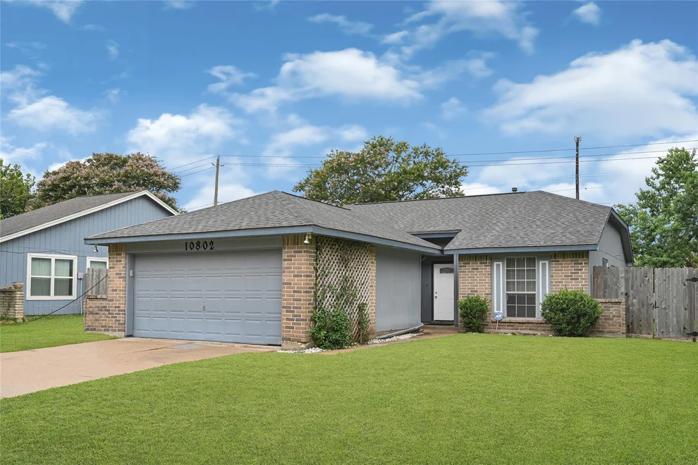 Unit for sale at 10802 Forest Leaf Drive, Sugar Land, TX 77498