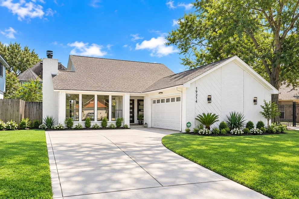 Unit for sale at 19214 Hikers Trail Drive, Humble, TX 77346