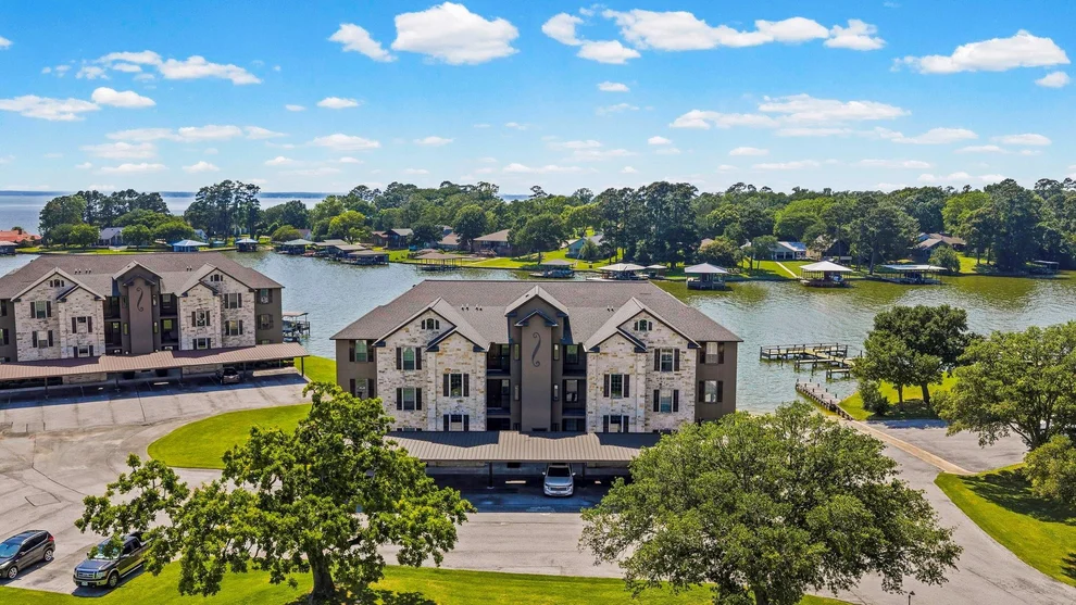 Unit for sale at 2112 Fm 3186 C5, Onalaska, TX 77360