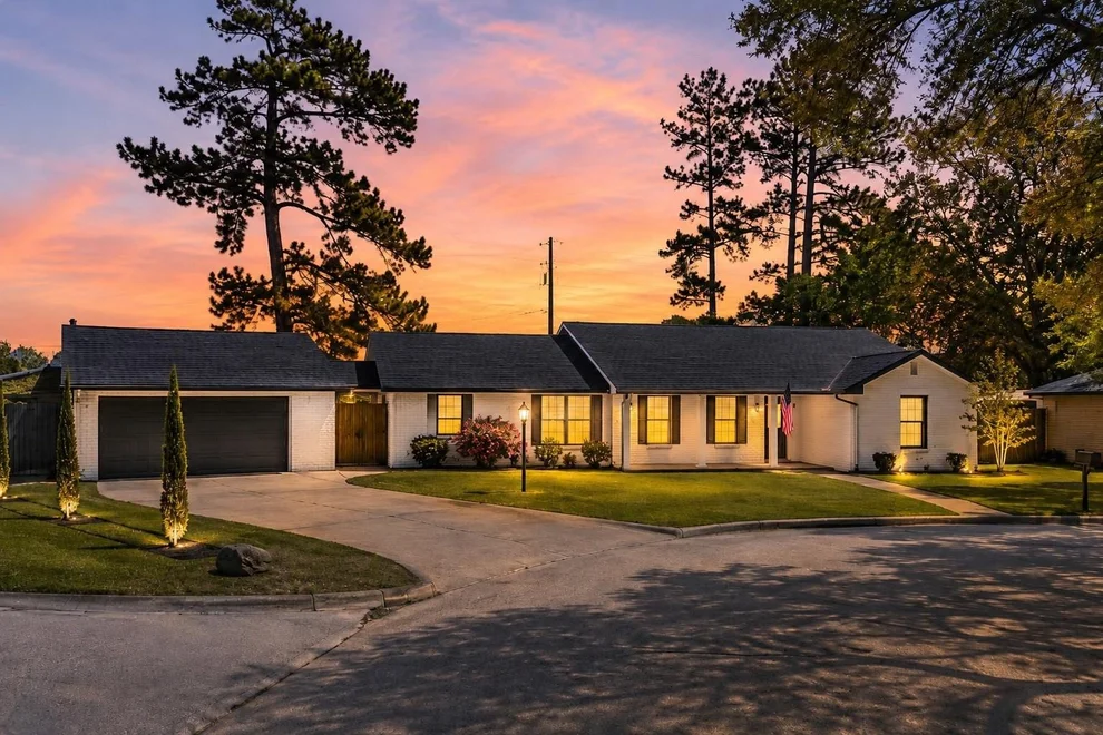 Unit for sale at 102 Enchanted Oaks Court, Spring, TX 77388