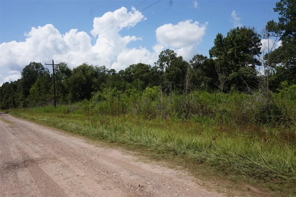 Unit for sale at 20130 Elm Street, New Caney, TX 77357